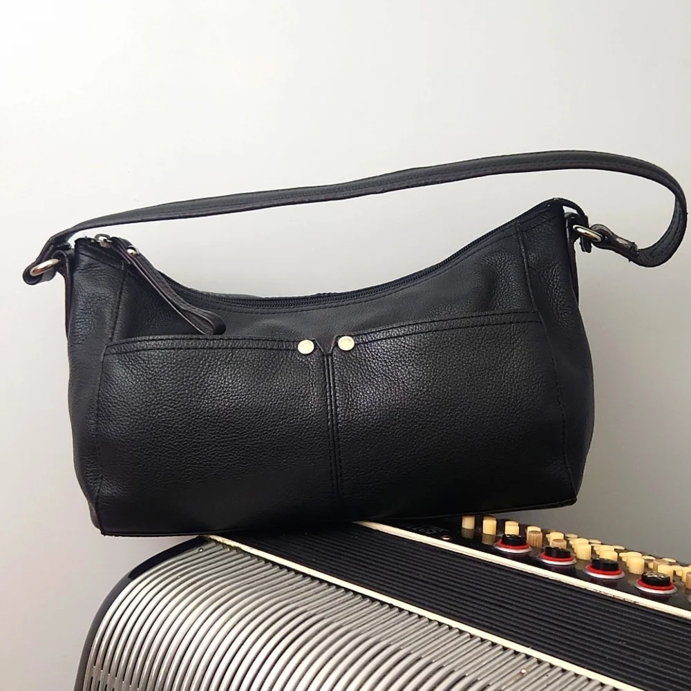 GORGEOUS TIGNANELLO BLACK LEATHER HANDBAG IN MINT CONDITION - Picture 2 of 10
